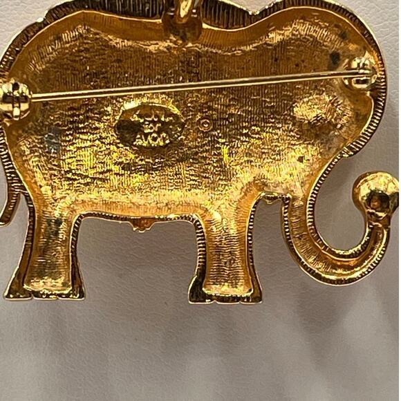 Kenneth Jay Lane KJL Vintage Avon Elephant Enamel Trunk Up Lucky Brooch Pendant - Picture 5 of 8